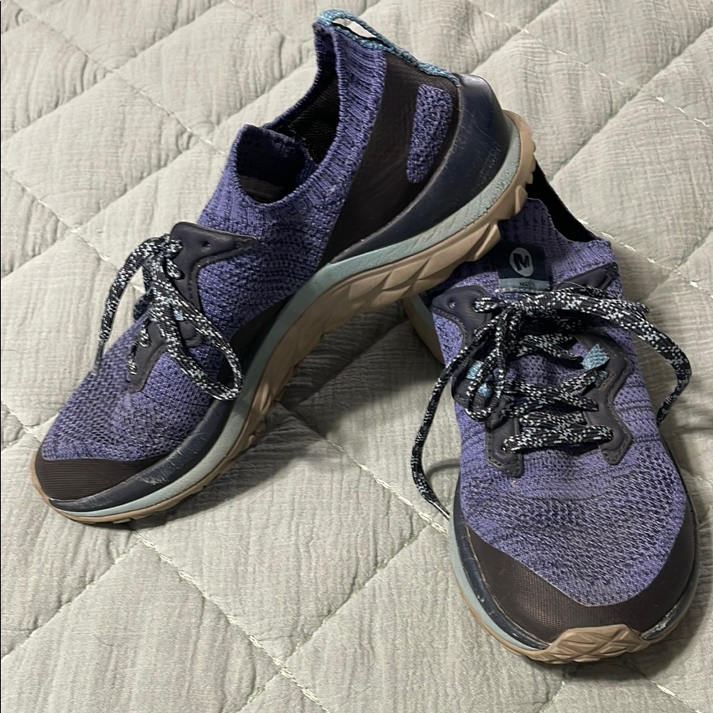 Women's purple/blue Merrill J16564 trail/running shoe size 7